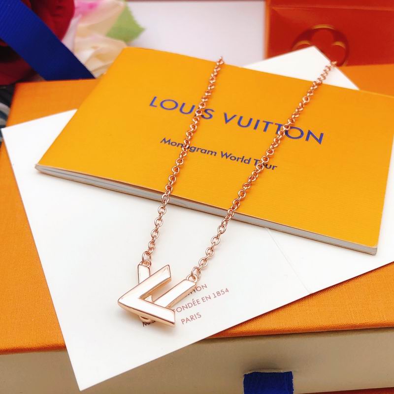 LV Necklace 03lyr583